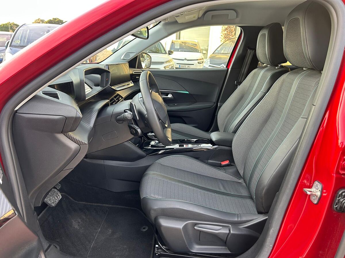 PEUGEOT 2008 ALLURE 1.2 E-THP AUTO SPANISH LHD IN SPAIN 16000 MILES SUPERB 2021